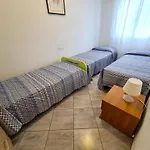 شقة In Near Centre